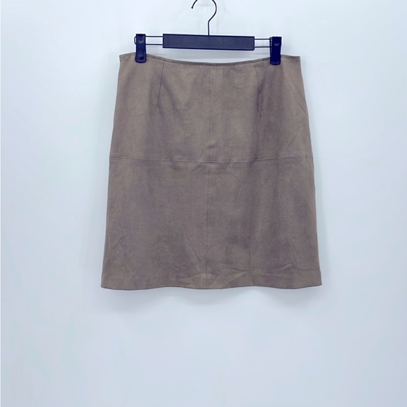 KENAR Vegan Suede Skirt - Picture 3 of 3